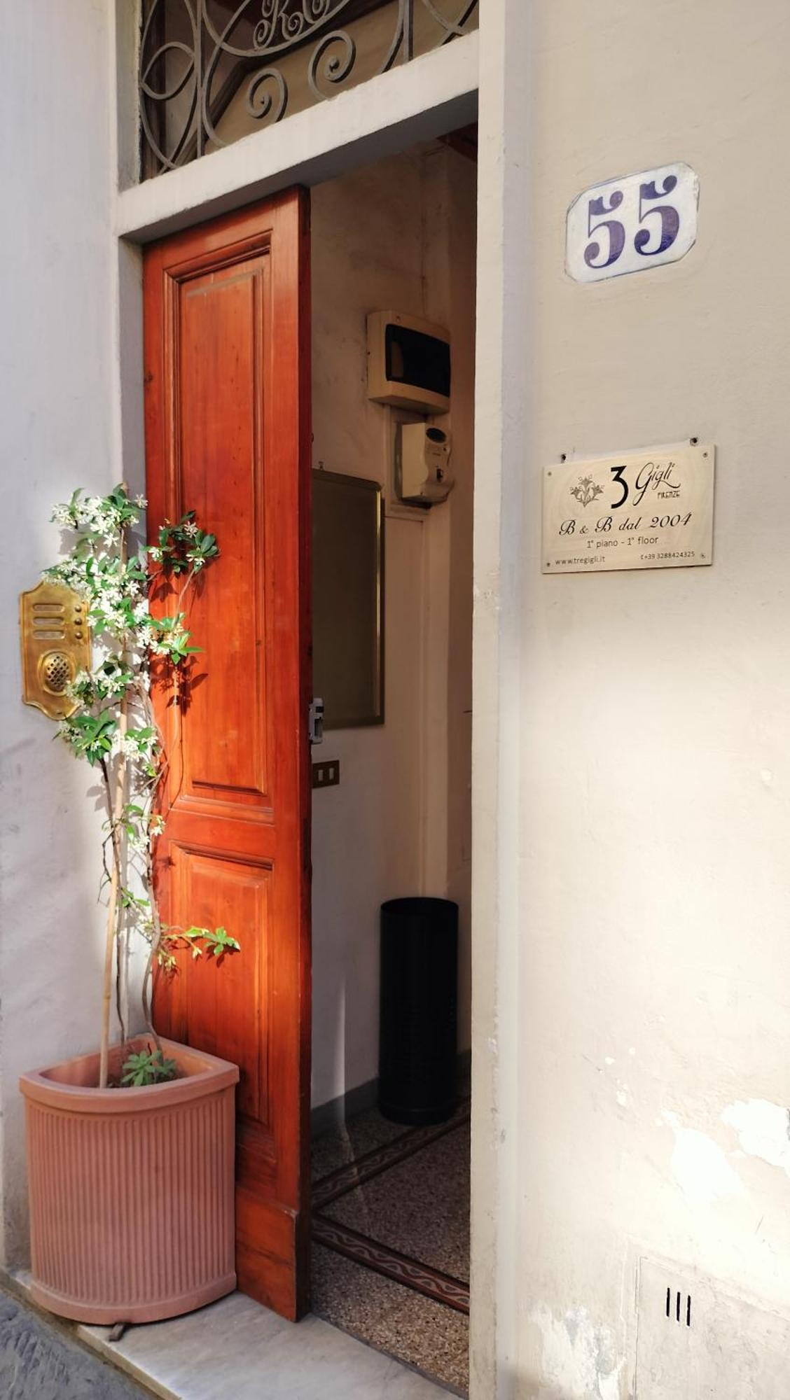 Tre Gigli A Firenze, 5 Minutes From Station, Via Palazzuolo 55 Frühstückspension Florenz